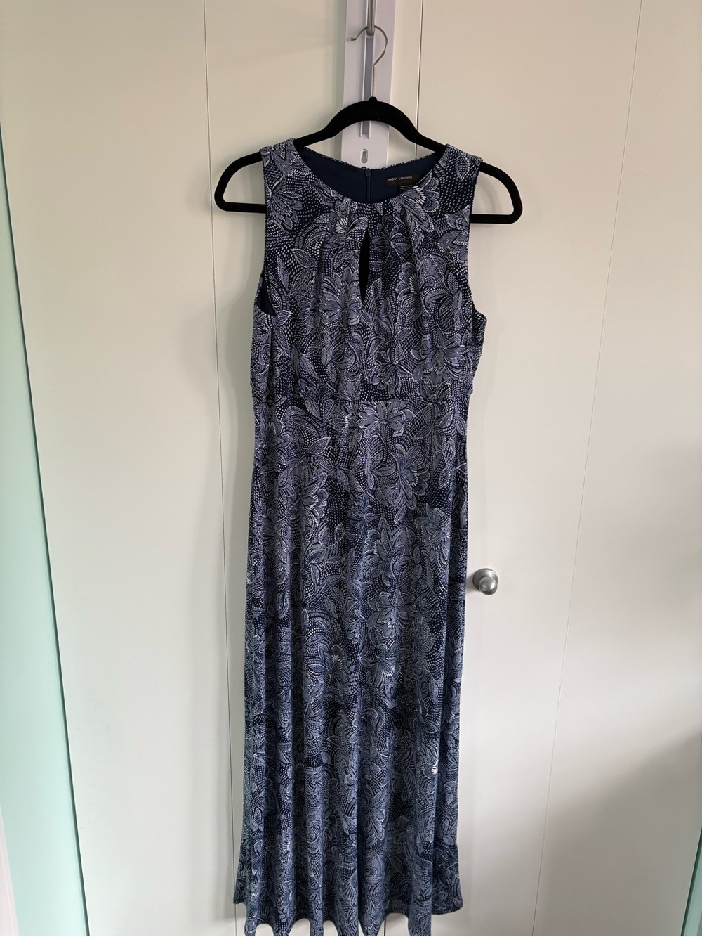 Maggy London Navy and White Sleeveless Printed Maxi Dress